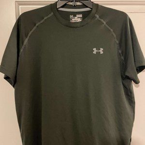 Hunter Green Under Armour T-shirt. Medium